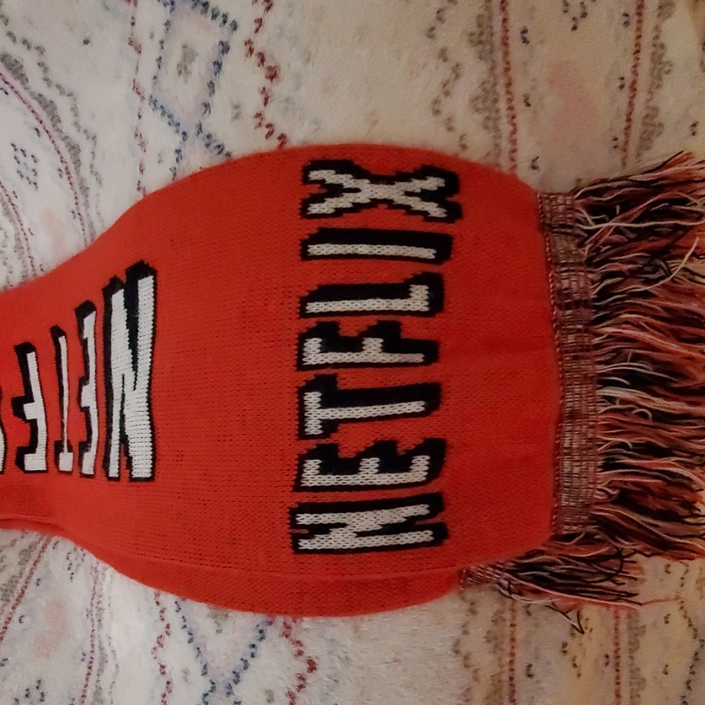 Netflix scarf